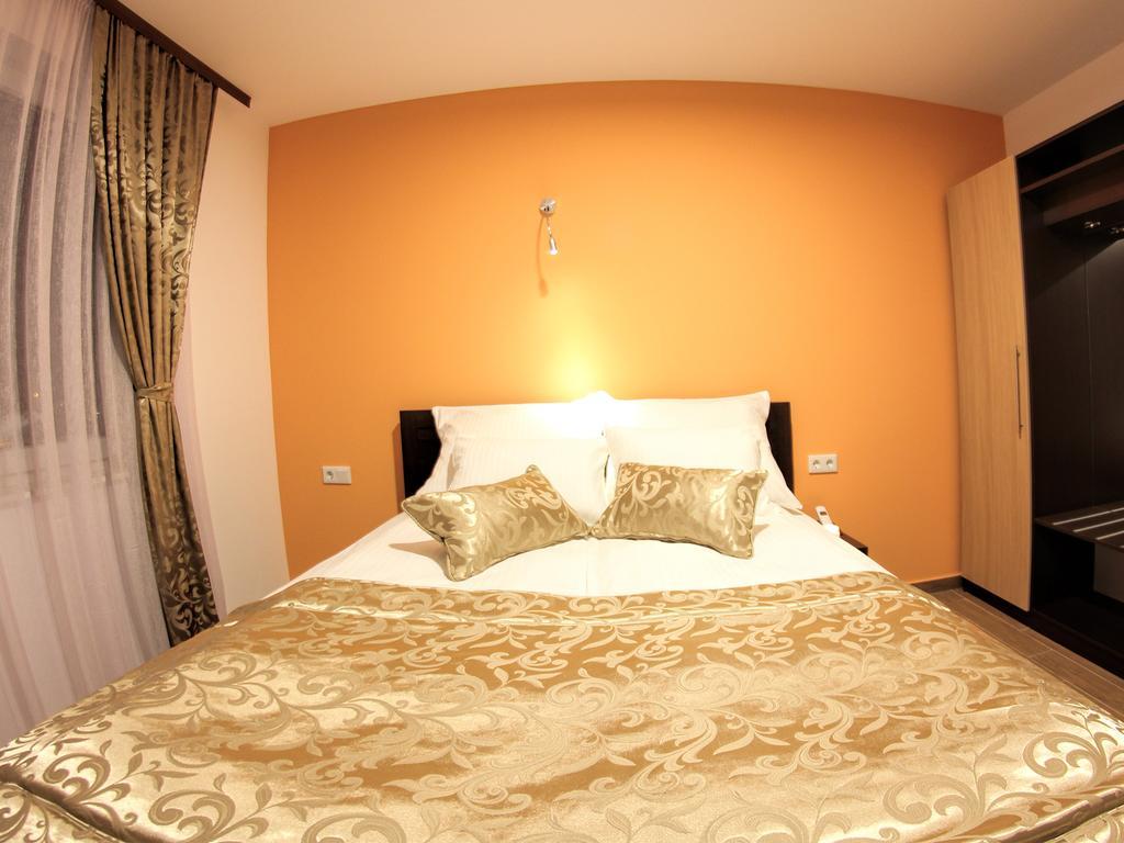 Hotel Dubai Plandiste Εξωτερικό φωτογραφία
