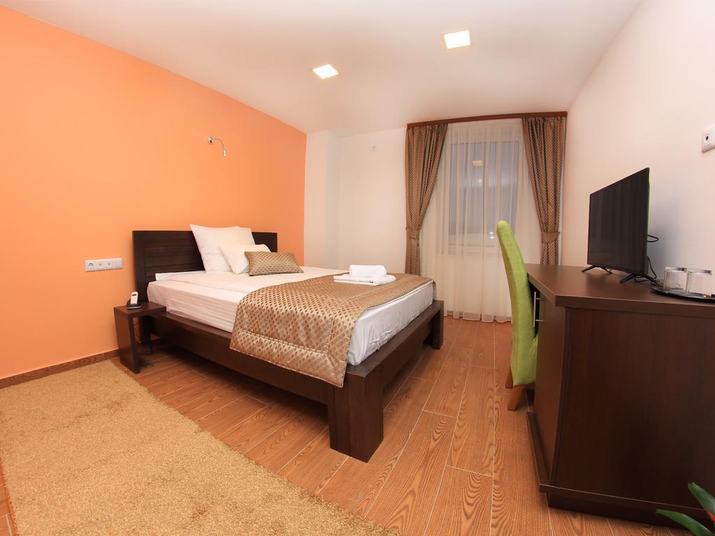 Hotel Dubai Plandiste Εξωτερικό φωτογραφία
