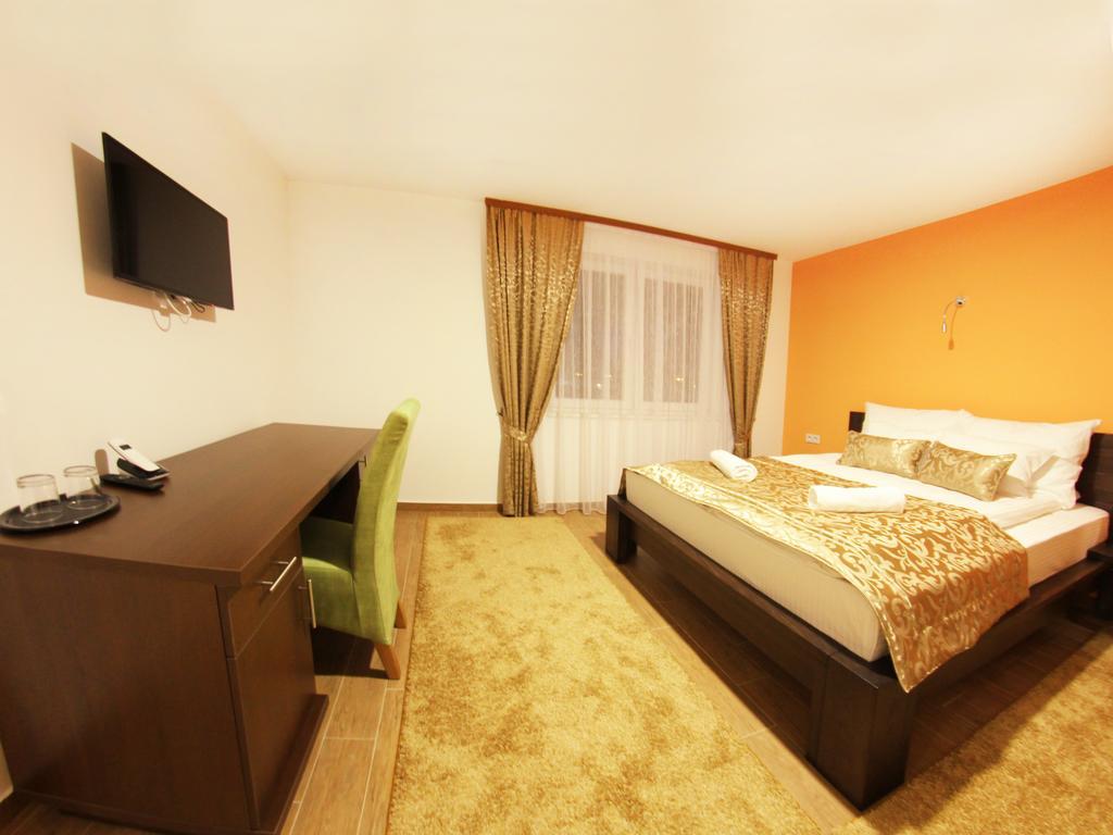 Hotel Dubai Plandiste Εξωτερικό φωτογραφία
