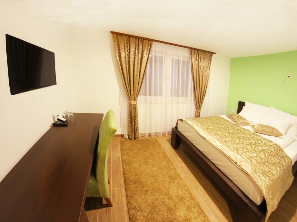 Hotel Dubai Plandiste Εξωτερικό φωτογραφία