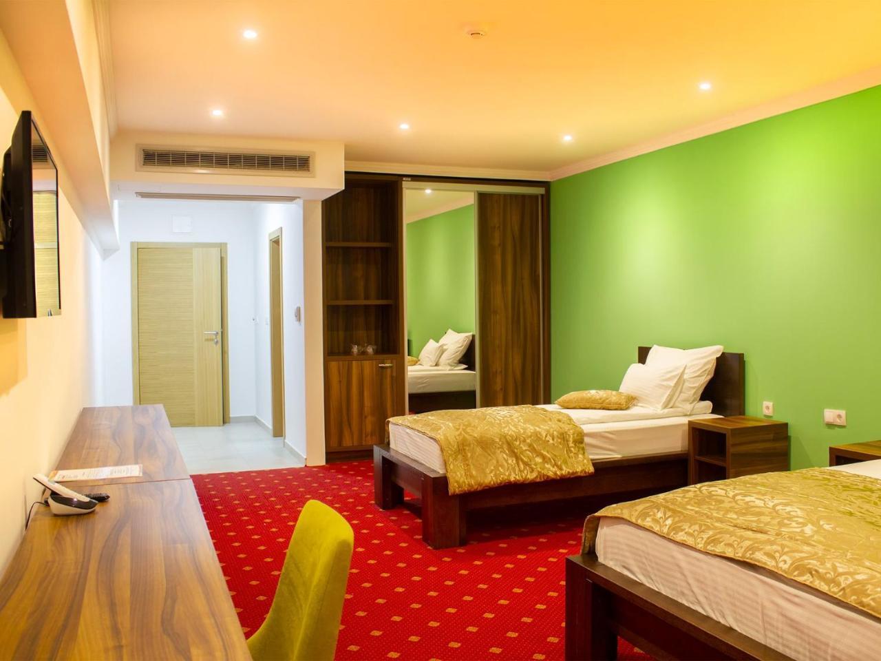Hotel Dubai Plandiste Εξωτερικό φωτογραφία